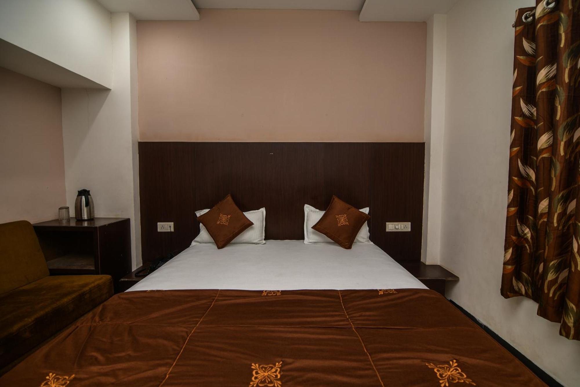 Shree Ram Hotel Ujjain Exterior photo