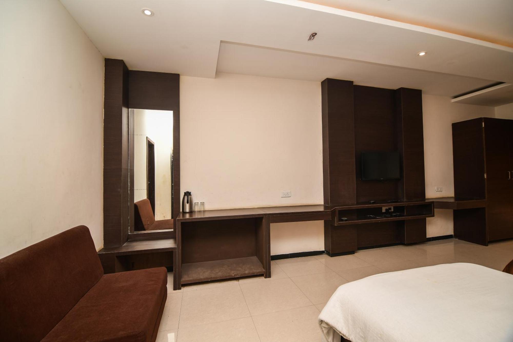 Shree Ram Hotel Ujjain Exterior photo