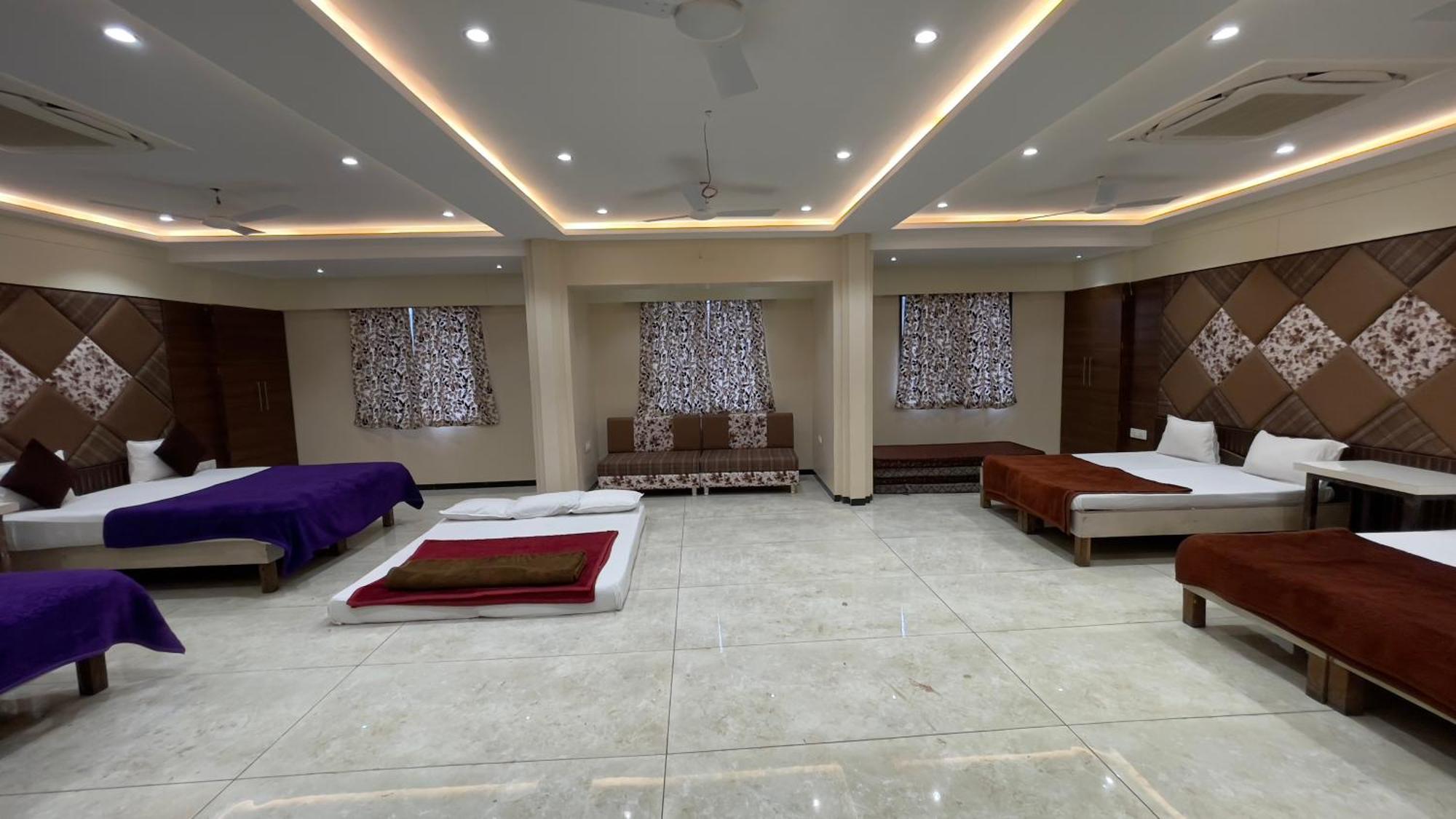 Shree Ram Hotel Ujjain Exterior photo
