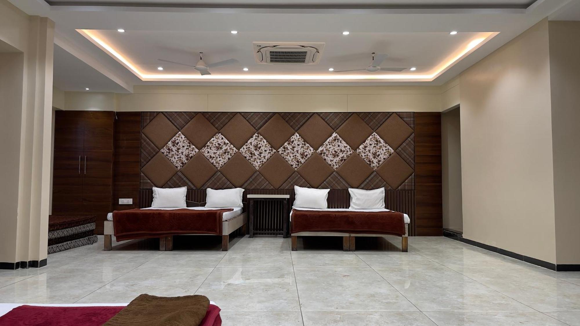 Shree Ram Hotel Ujjain Exterior photo