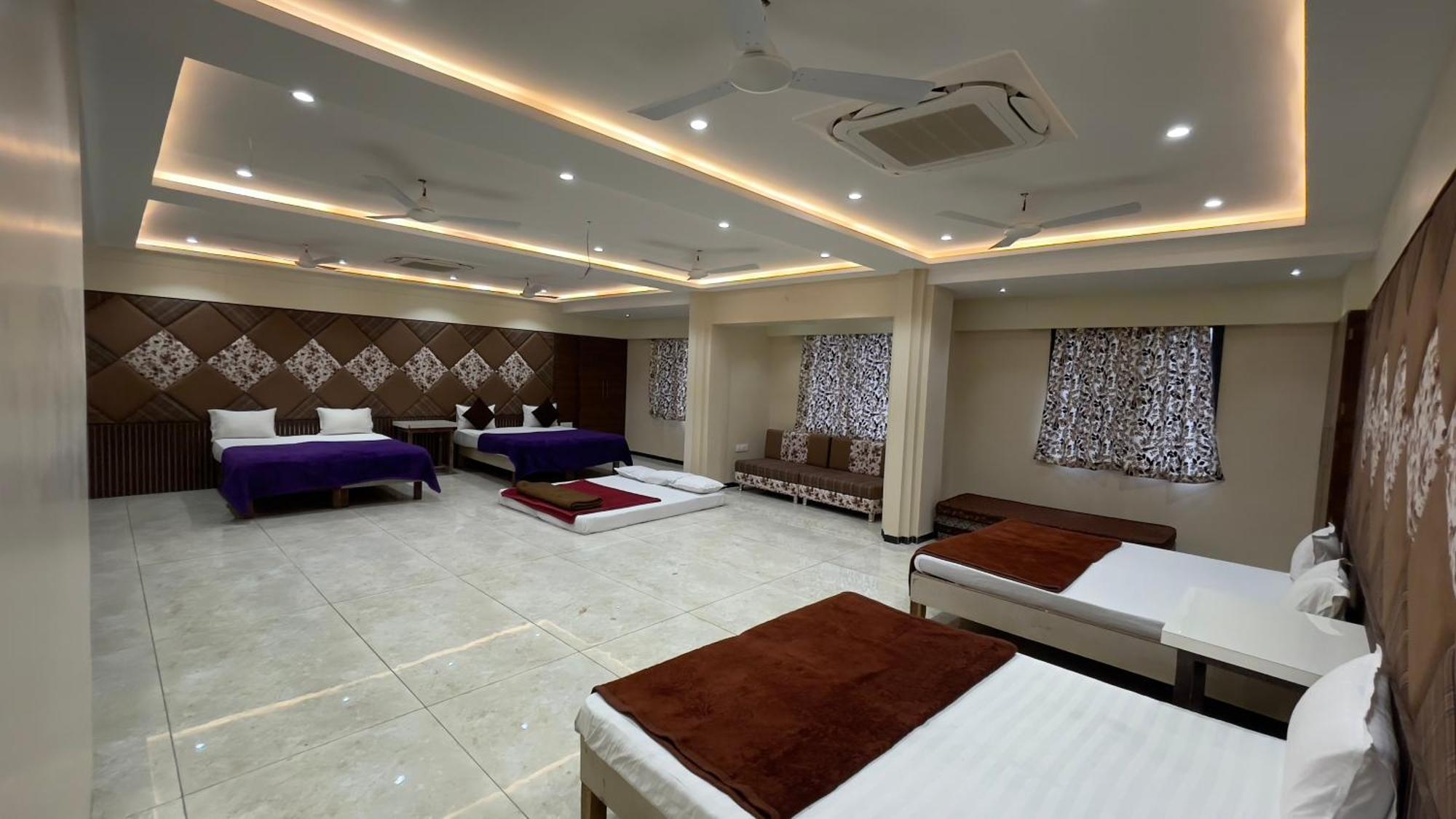 Shree Ram Hotel Ujjain Exterior photo