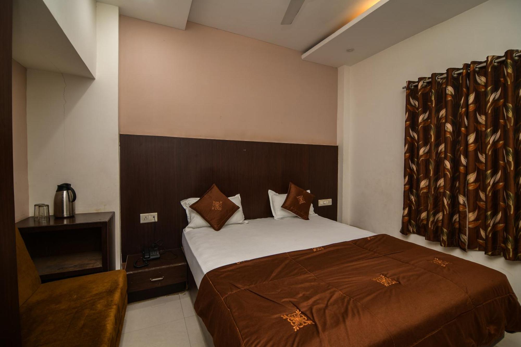 Shree Ram Hotel Ujjain Exterior photo
