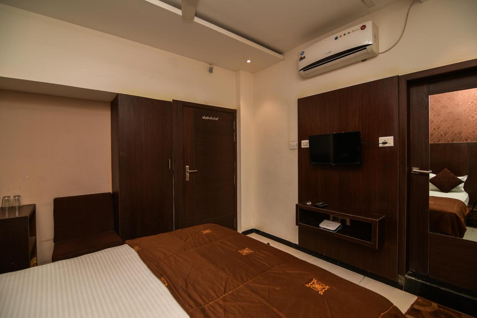 Shree Ram Hotel Ujjain Exterior photo